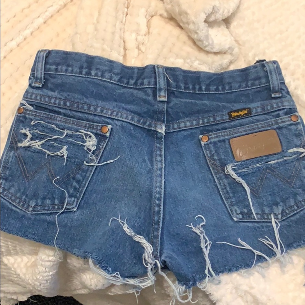Wrangler cut off shorts, super cute